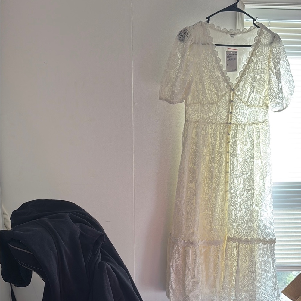 Elegant White Lace Dress